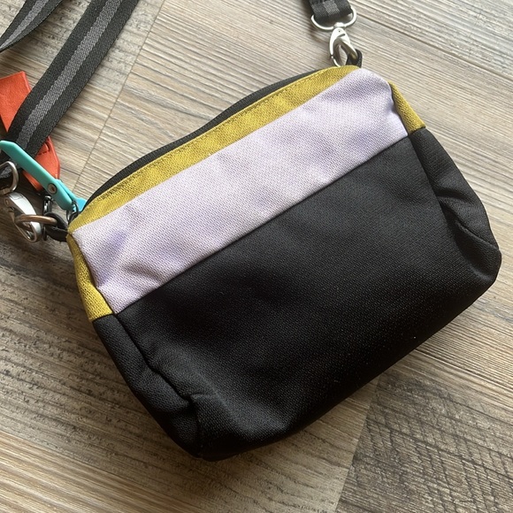 Sherpani Skye Black/Green/Purple Crossbody Bag - Mini/Travel/Outdoor/Everyday - Picture 9 of 9